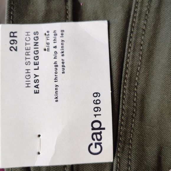 Gap Ripped Jeans - Picture 4 of 5